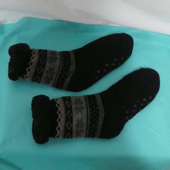 Womens Thick Cute Cozy Fuzzy Winter Warm Thermal Wool Home & Bed Socks | OS - Picture 2 of 14